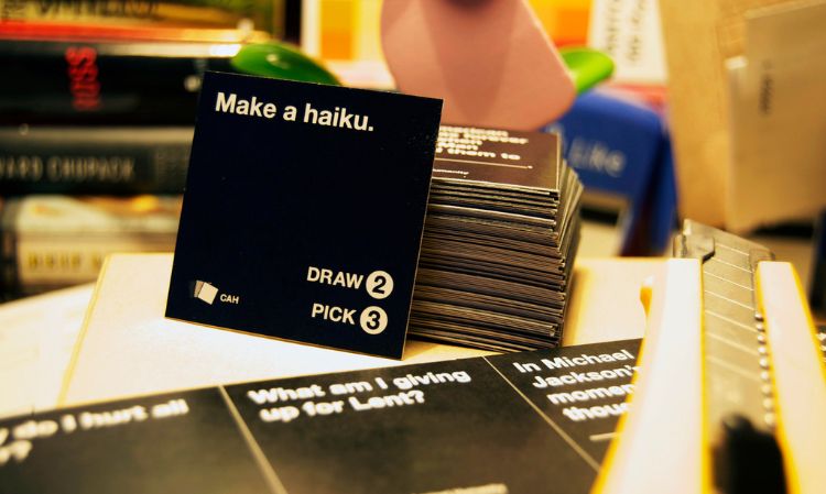 Spoločenská hra Cards Againts Humanity. Nejlepší společenské hry pro dospělé